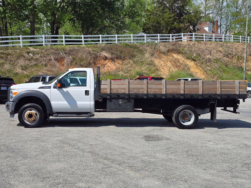 2016 Oxford White Ford Super Duty F-550 DRW XL RWD Chassis