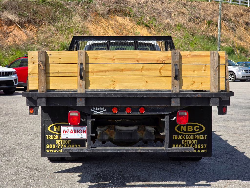 2016 Oxford White Ford Super Duty F-550 DRW XL RWD Chassis