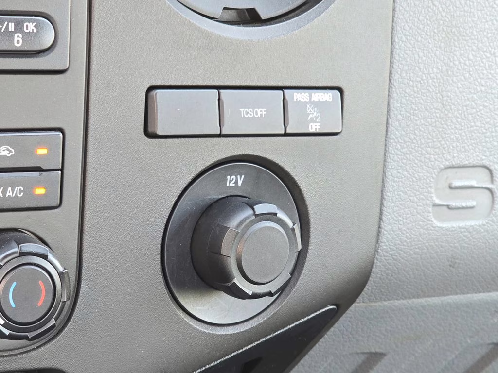 2016 Oxford White Ford Super Duty F-550 DRW XL RWD Chassis