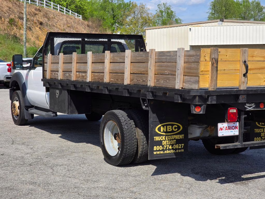 2016 Oxford White Ford Super Duty F-550 DRW XL RWD Chassis