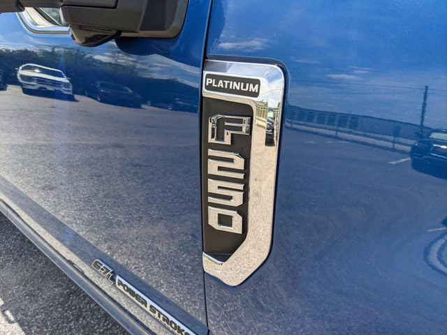 2022 Blue Metallic Ford Super Duty F-250 SRW Platinum 4X4 Truck