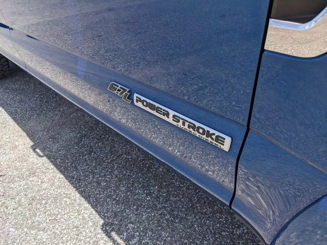 2022 Blue Metallic Ford Super Duty F-250 SRW Platinum 4X4 Truck