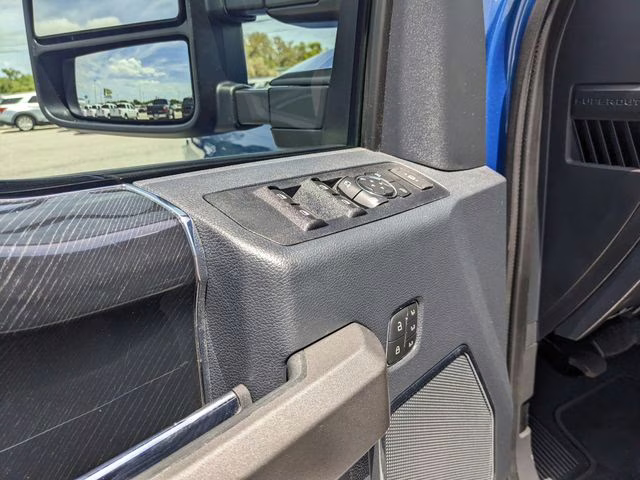 2022 Blue Metallic Ford Super Duty F-250 SRW Platinum 4X4 Truck