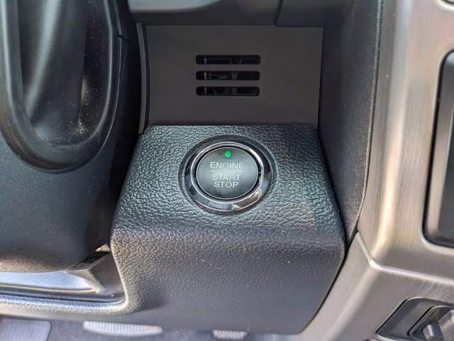 2022 Blue Metallic Ford Super Duty F-250 SRW Platinum 4X4 Truck