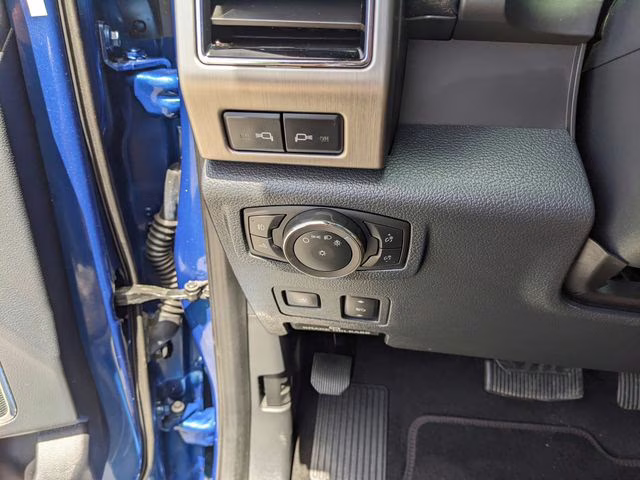 2022 Blue Metallic Ford Super Duty F-250 SRW Platinum 4X4 Truck