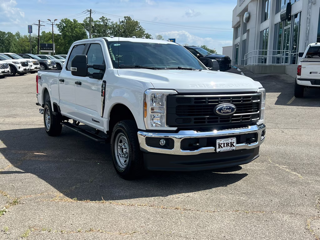2026 Oxford White Ford Super Duty F-250 SRW XL 4X4 Truck