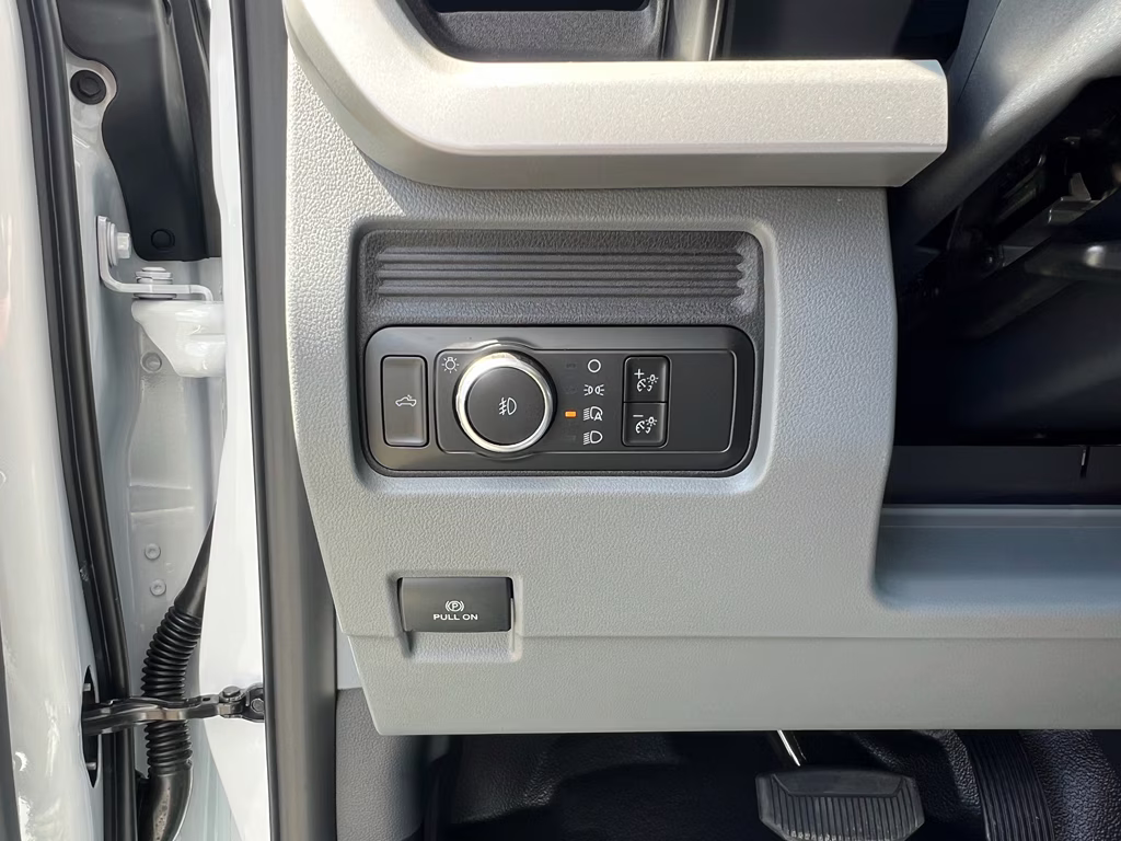 2026 Oxford White Ford Super Duty F-250 SRW XL 4X4 Truck