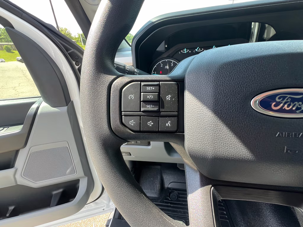 2026 Oxford White Ford Super Duty F-250 SRW XL 4X4 Truck