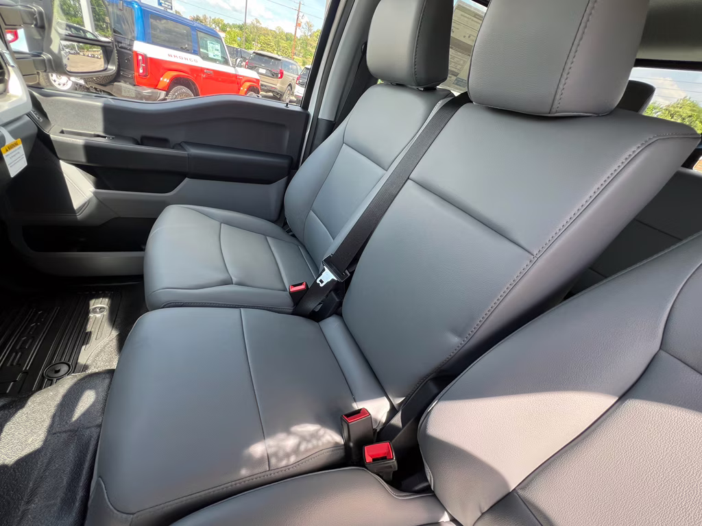 2026 Oxford White Ford Super Duty F-250 SRW XL 4X4 Truck