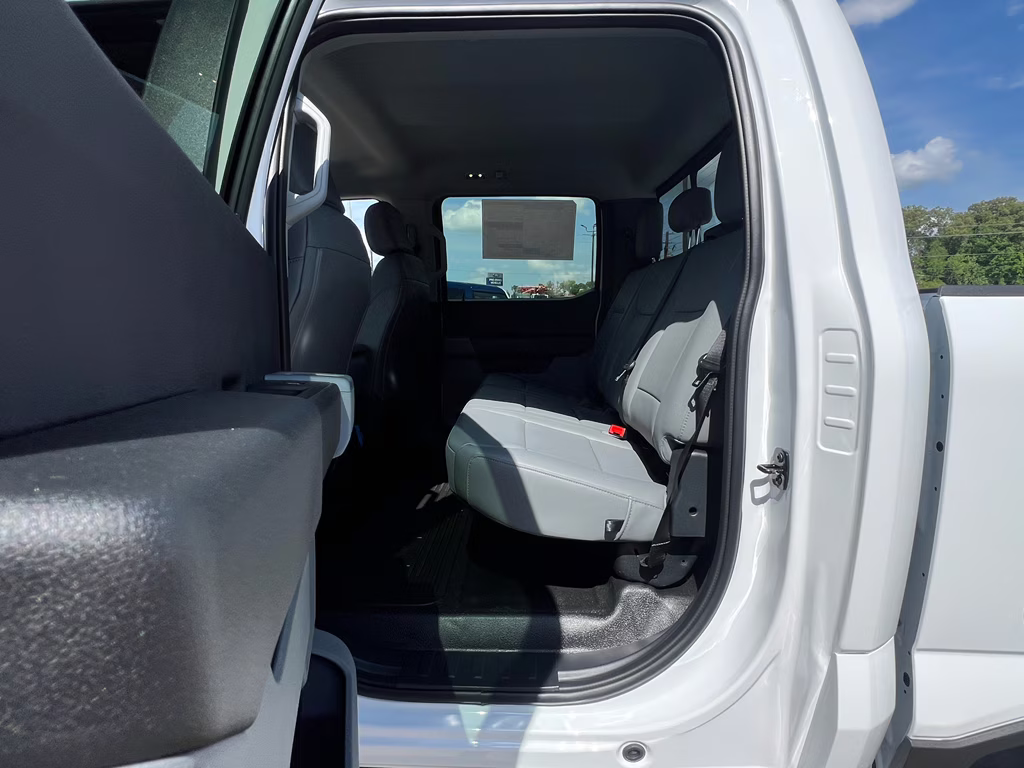 2026 Oxford White Ford Super Duty F-250 SRW XL 4X4 Truck