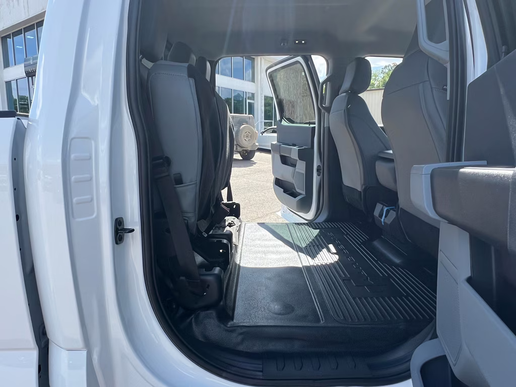 2026 Oxford White Ford Super Duty F-250 SRW XL 4X4 Truck