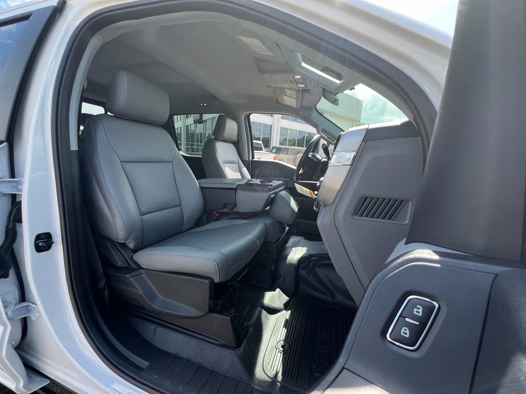 2026 Oxford White Ford Super Duty F-250 SRW XL 4X4 Truck