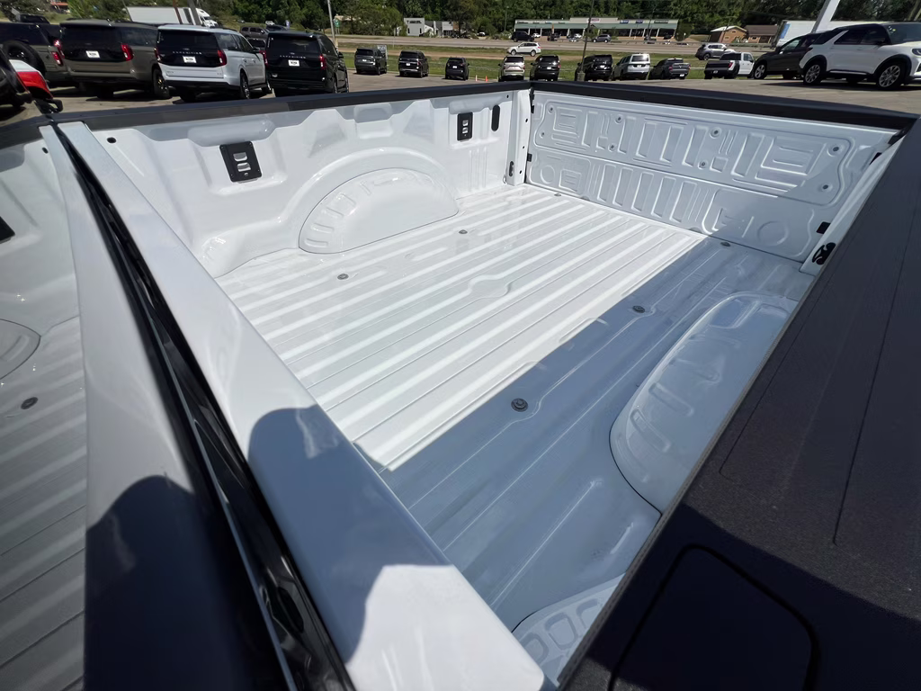 2026 Oxford White Ford Super Duty F-250 SRW XL 4X4 Truck