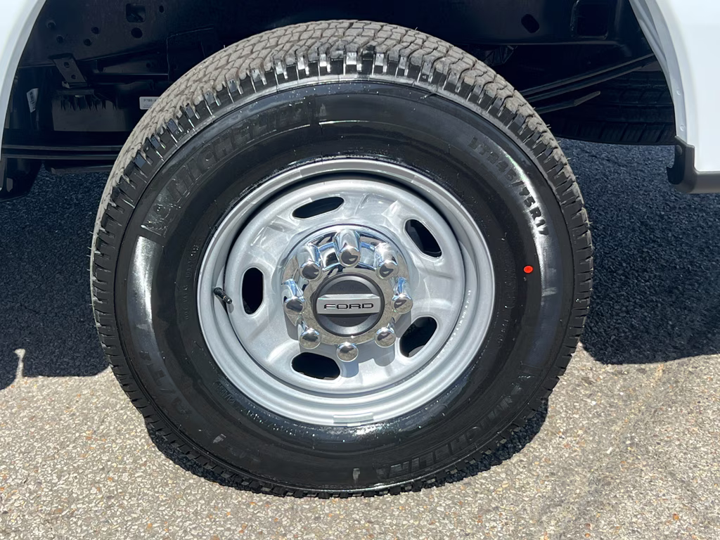 2026 Oxford White Ford Super Duty F-250 SRW XL 4X4 Truck