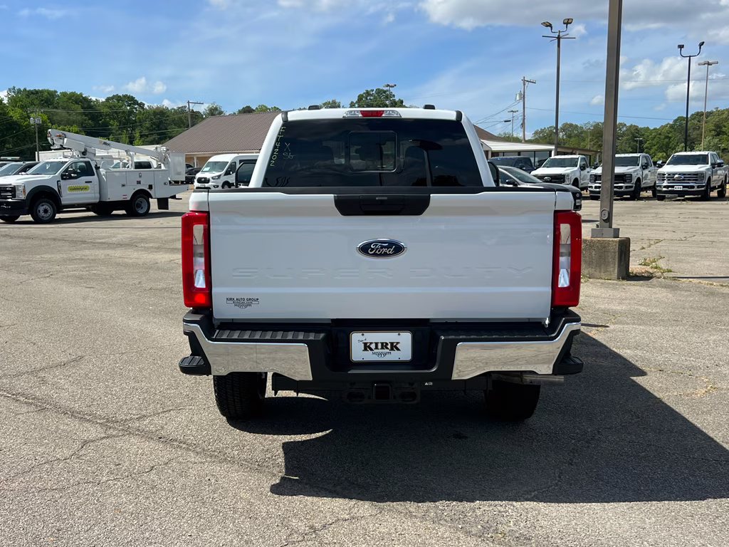 2026 Oxford White Ford Super Duty F-250 SRW XL 4X4 Truck