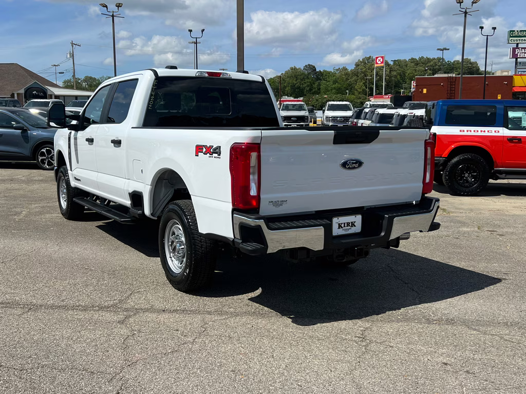 2026 Oxford White Ford Super Duty F-250 SRW XL 4X4 Truck
