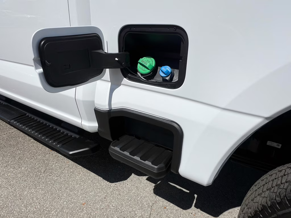 2026 Oxford White Ford Super Duty F-250 SRW XL 4X4 Truck