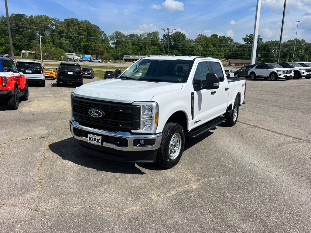 2026 Oxford White Ford Super Duty F-250 SRW XL 4X4 Truck