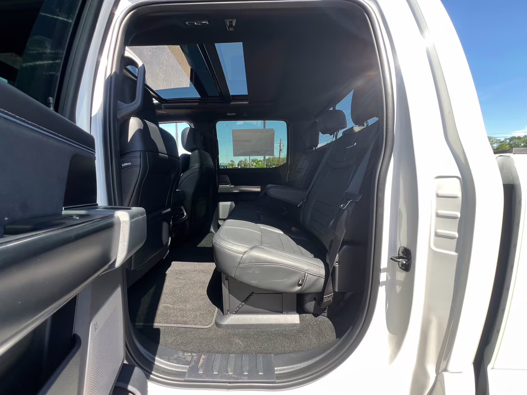 2026 Star White Metallic Tri-Coat Ford Super Duty F-250 SRW Platinum 4X4 Truck