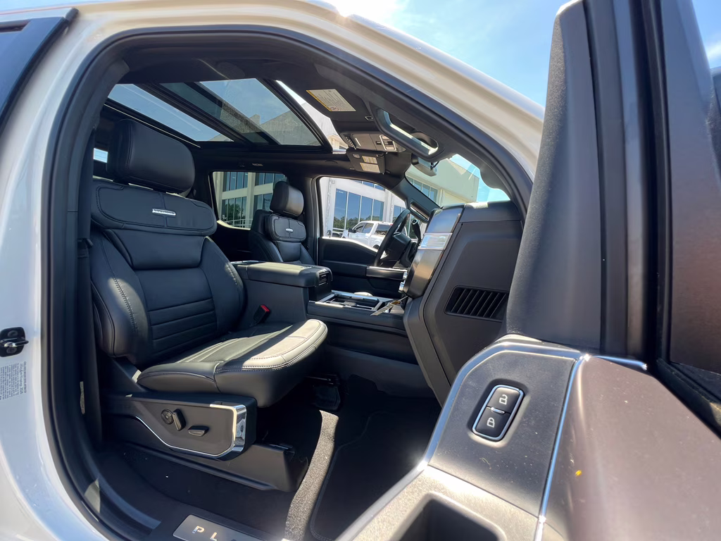 2026 Star White Metallic Tri-Coat Ford Super Duty F-250 SRW Platinum 4X4 Truck