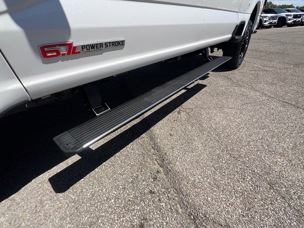 2026 Star White Metallic Tri-Coat Ford Super Duty F-250 SRW Platinum 4X4 Truck