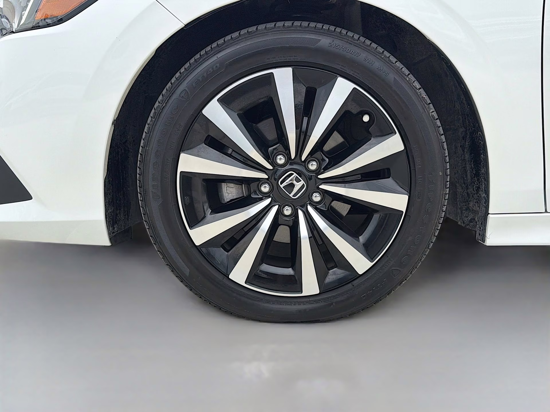 2024 Platinum White Pearl Honda Civic EX FWD Sedan