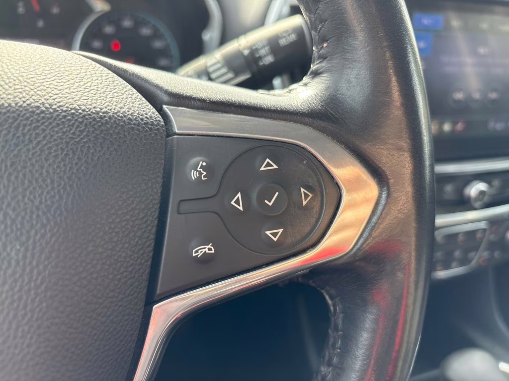 2021 Mosaic Black Metallic Chevrolet Traverse LT AWD SUV