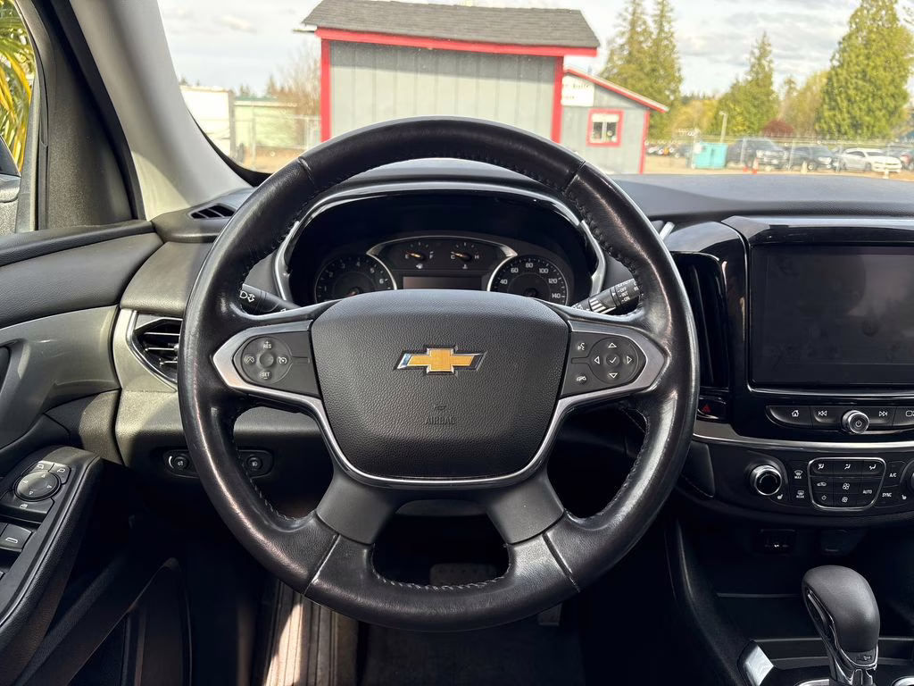 2021 Mosaic Black Metallic Chevrolet Traverse LT AWD SUV