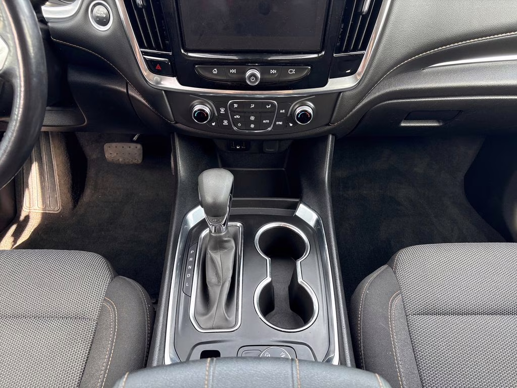 2021 Mosaic Black Metallic Chevrolet Traverse LT AWD SUV