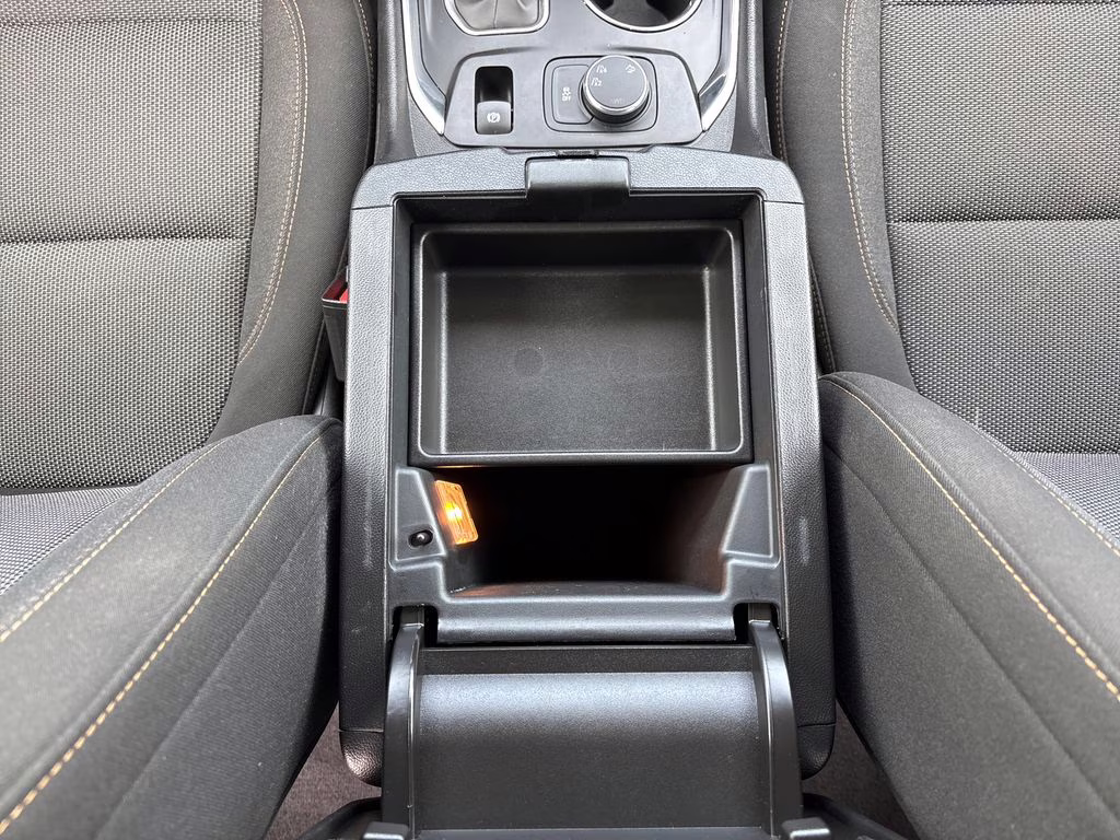 2021 Mosaic Black Metallic Chevrolet Traverse LT AWD SUV