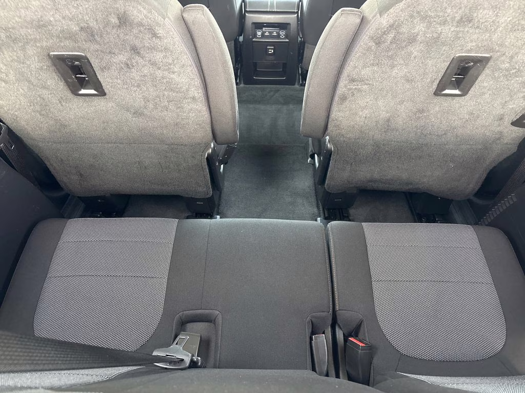 2021 Mosaic Black Metallic Chevrolet Traverse LT AWD SUV