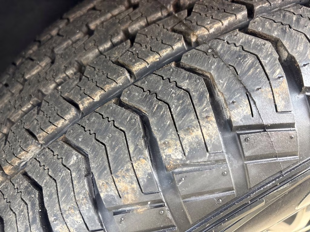 2021 Mosaic Black Metallic Chevrolet Traverse LT AWD SUV