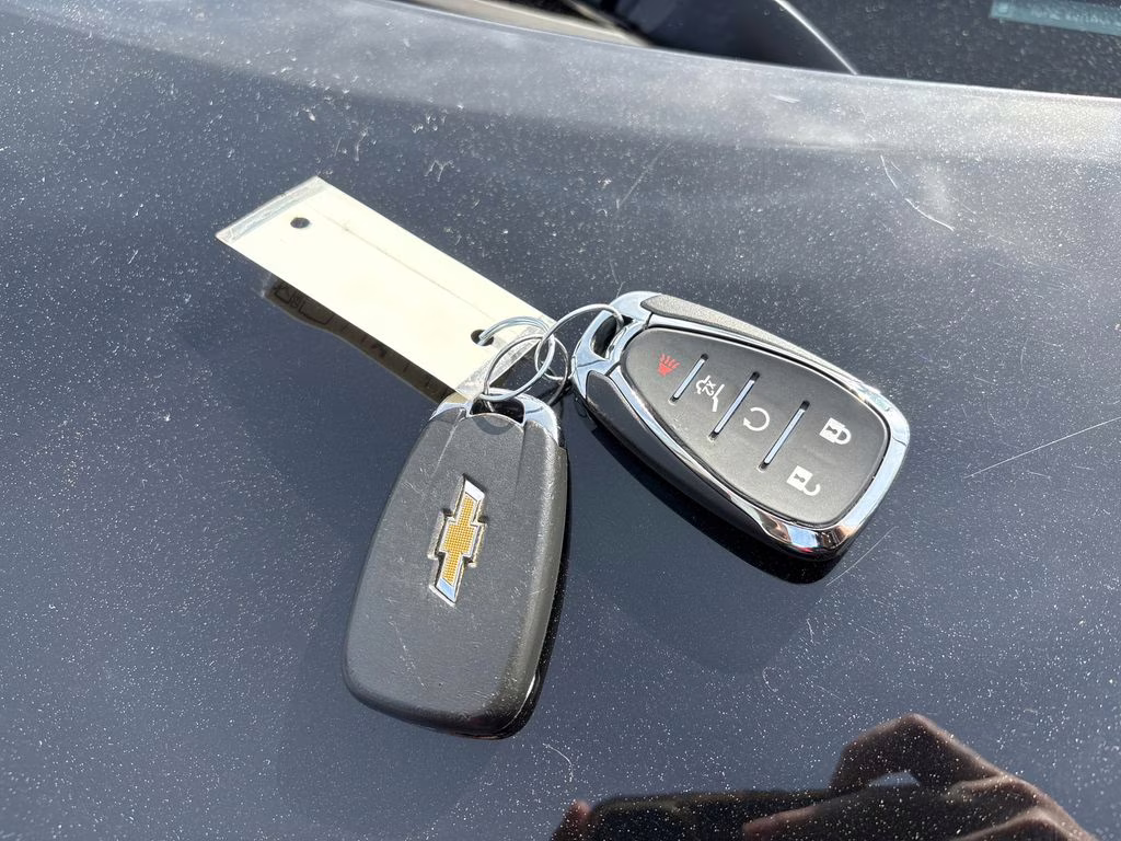 2021 Mosaic Black Metallic Chevrolet Traverse LT AWD SUV