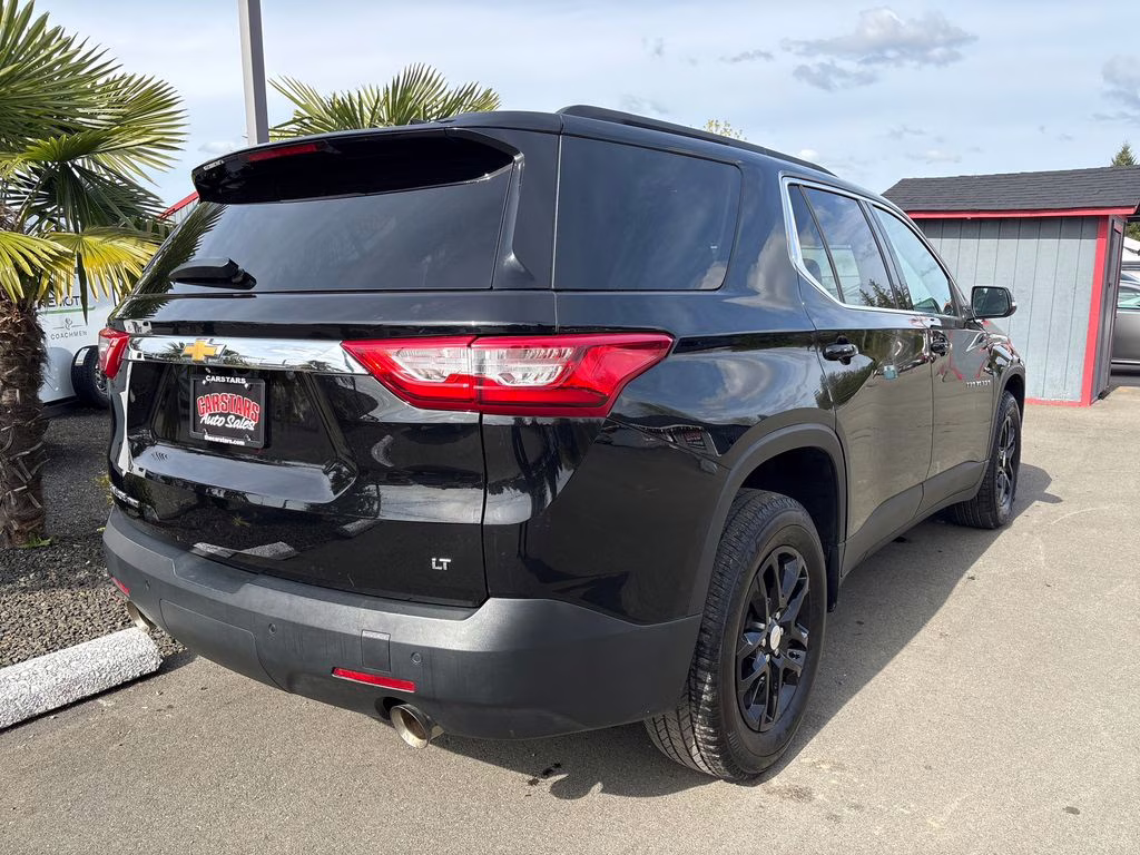 2021 Mosaic Black Metallic Chevrolet Traverse LT AWD SUV