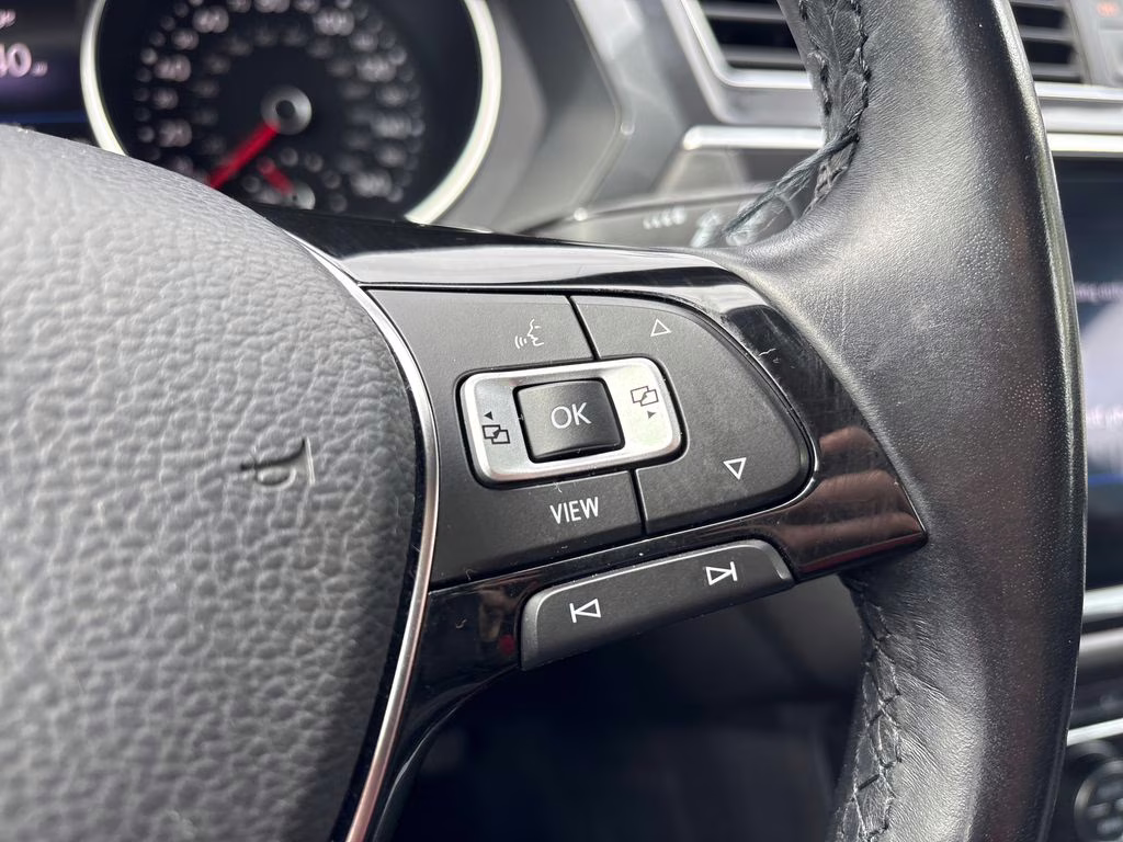 2019 Silver Metallic Volkswagen Tiguan 2.0T SE AWD SUV