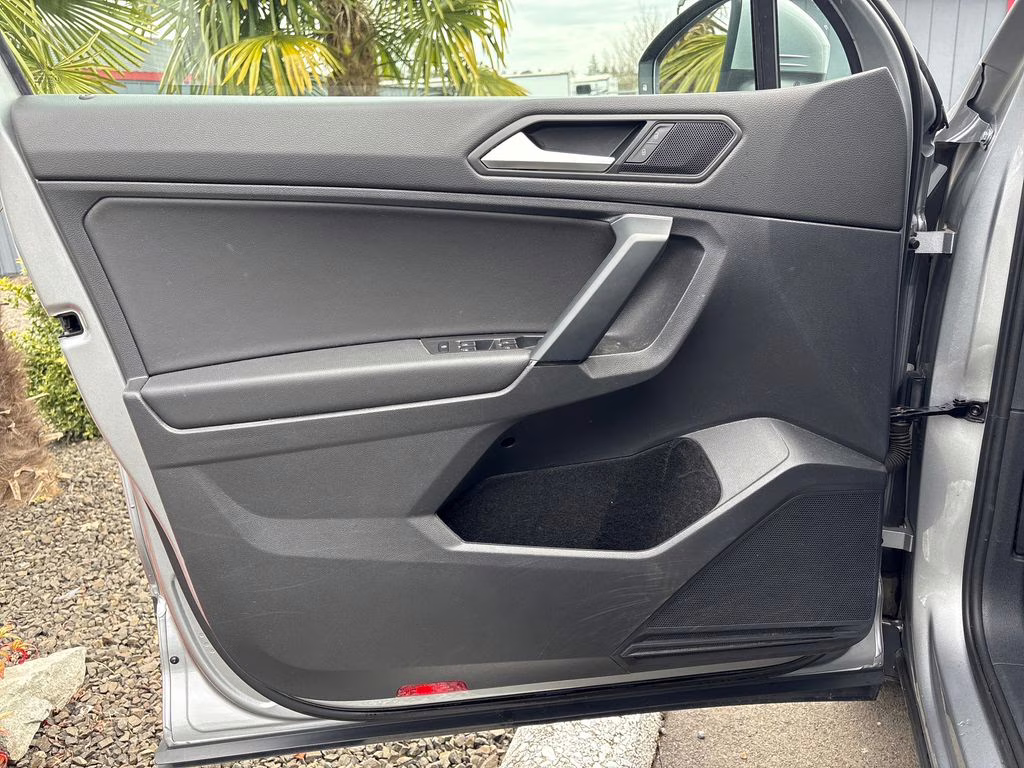 2019 Silver Metallic Volkswagen Tiguan 2.0T SE AWD SUV