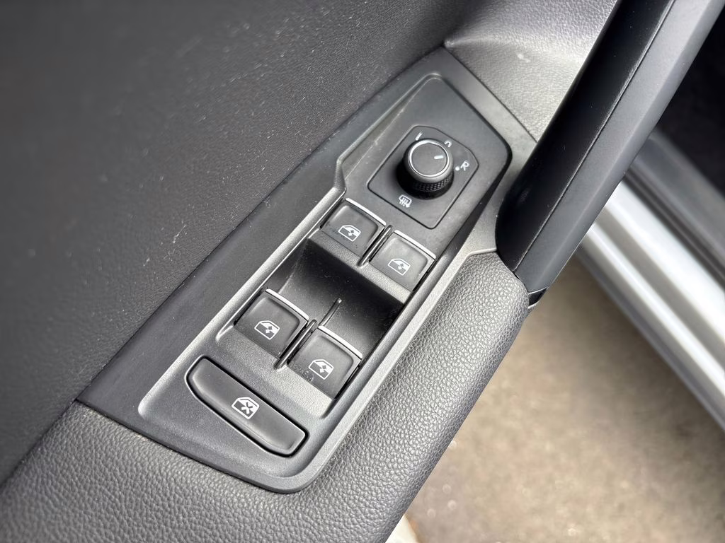 2019 Silver Metallic Volkswagen Tiguan 2.0T SE AWD SUV