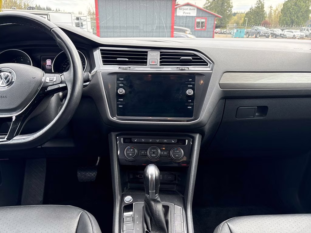 2019 Silver Metallic Volkswagen Tiguan 2.0T SE AWD SUV