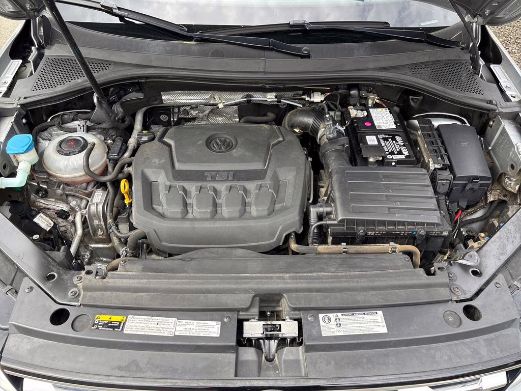 2019 Silver Metallic Volkswagen Tiguan 2.0T SE AWD SUV