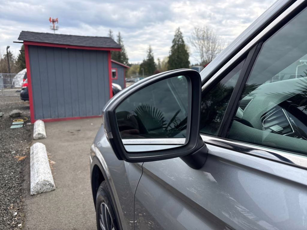 2019 Silver Metallic Volkswagen Tiguan 2.0T SE AWD SUV