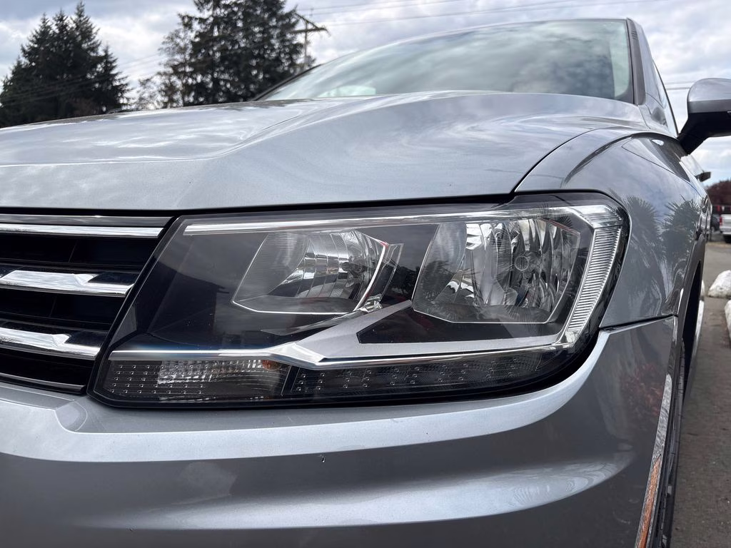 2019 Silver Metallic Volkswagen Tiguan 2.0T SE AWD SUV
