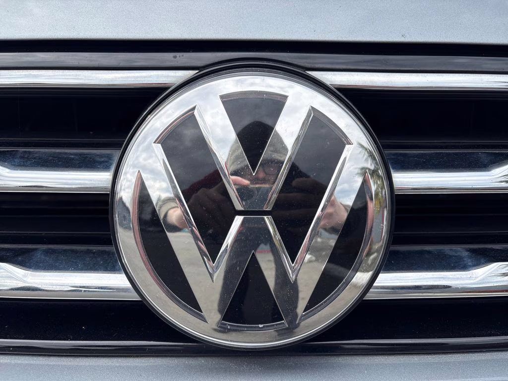 2019 Silver Metallic Volkswagen Tiguan 2.0T SE AWD SUV