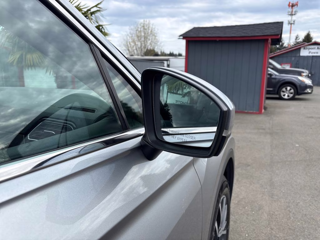 2019 Silver Metallic Volkswagen Tiguan 2.0T SE AWD SUV