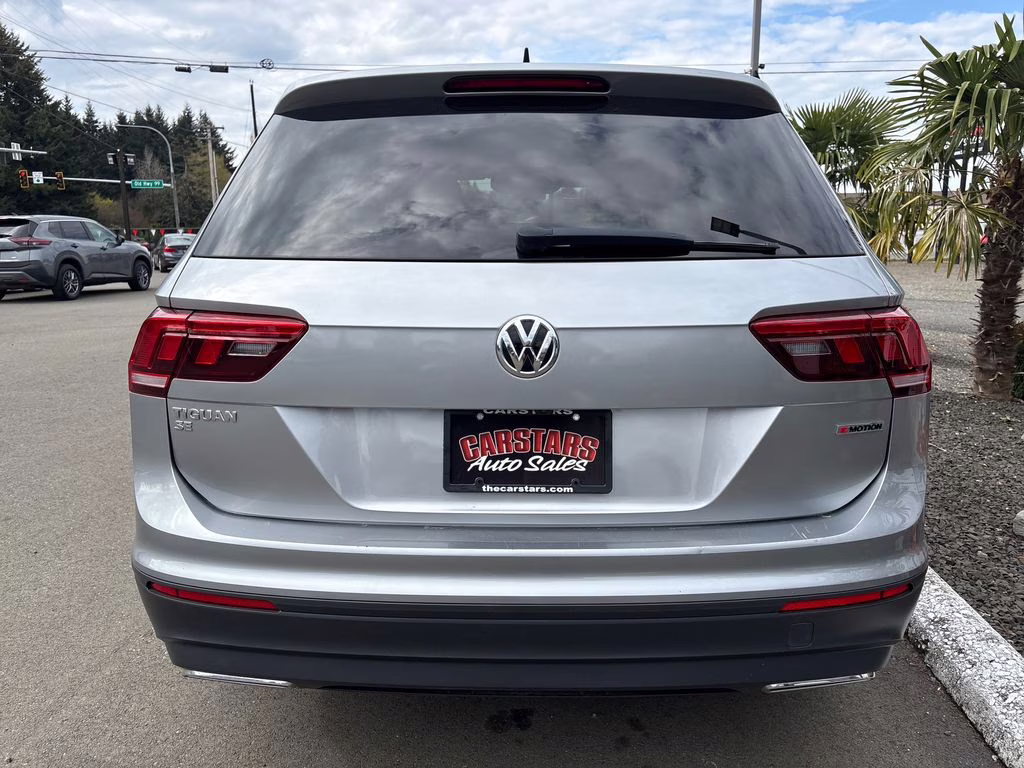 2019 Silver Metallic Volkswagen Tiguan 2.0T SE AWD SUV