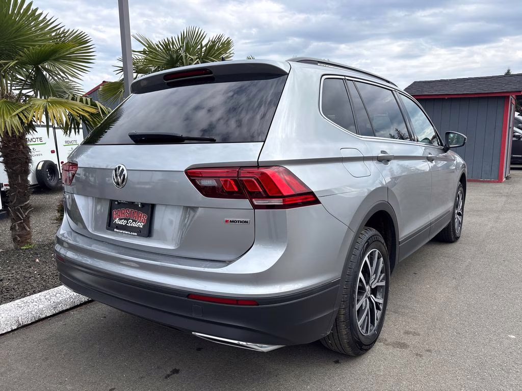 2019 Silver Metallic Volkswagen Tiguan 2.0T SE AWD SUV