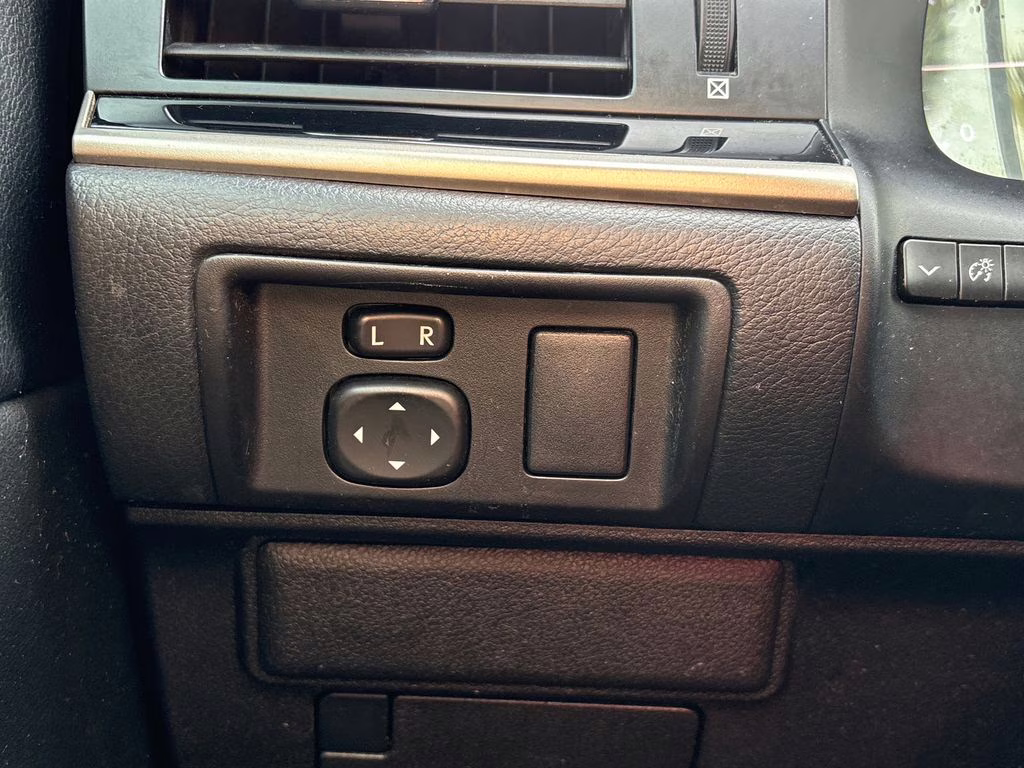 2016 Silver Lexus ES 350 FWD Sedan