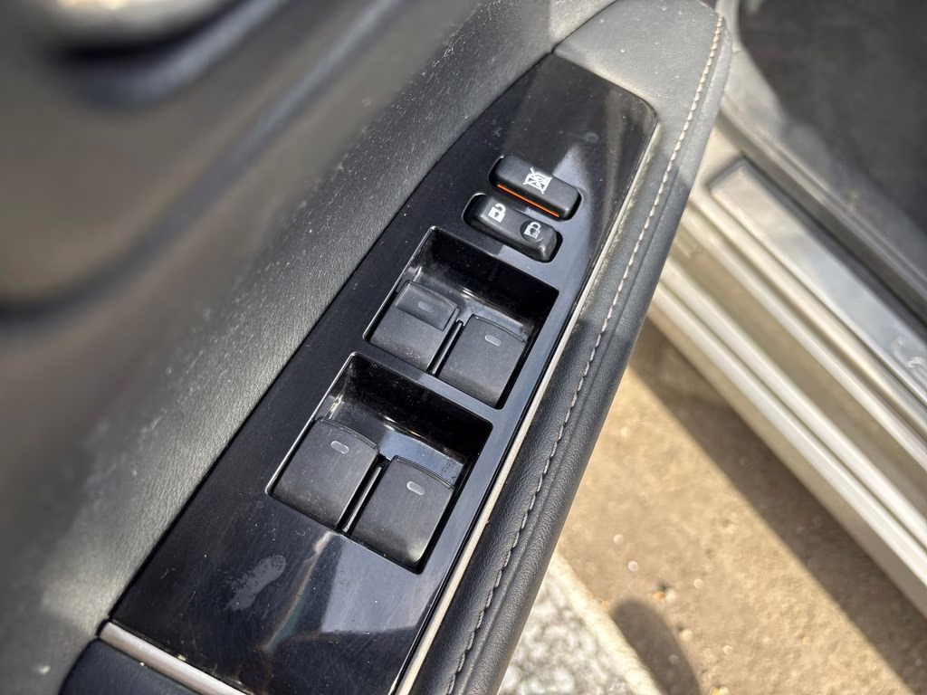 2016 Silver Lexus ES 350 FWD Sedan