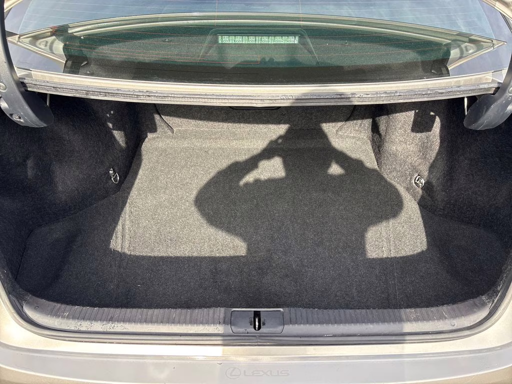 2016 Silver Lexus ES 350 FWD Sedan