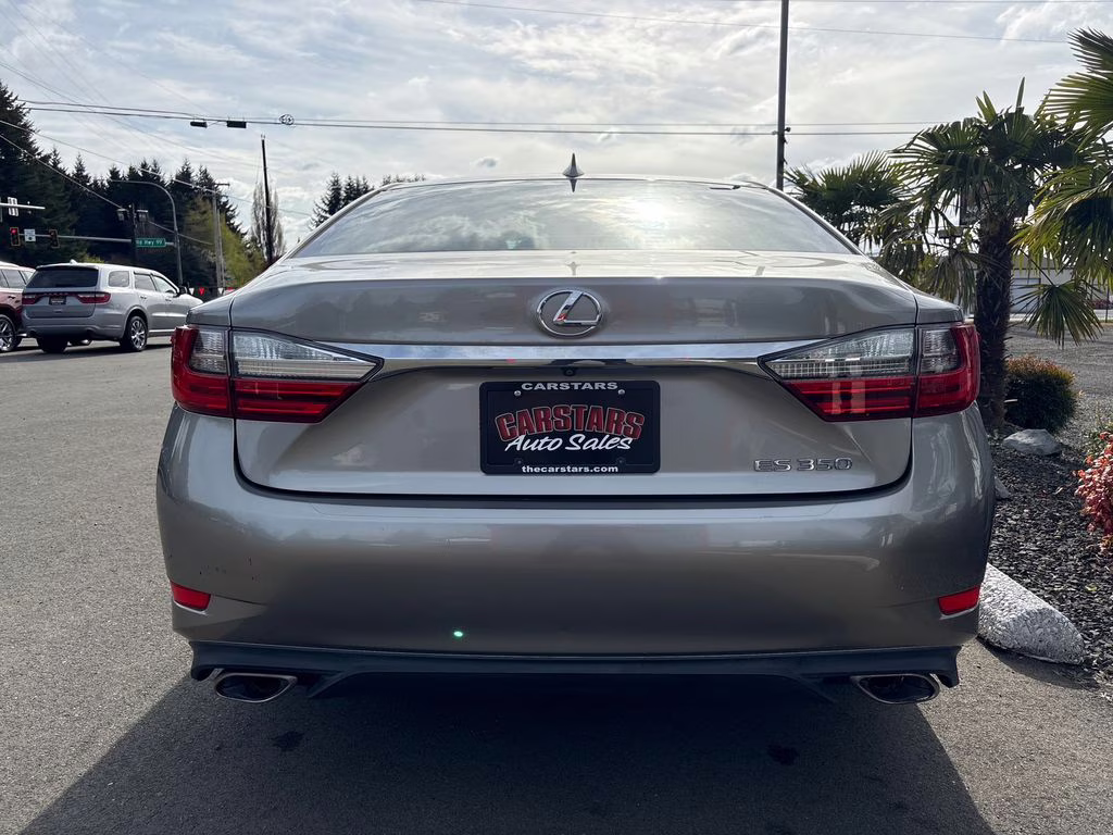 2016 Silver Lexus ES 350 FWD Sedan