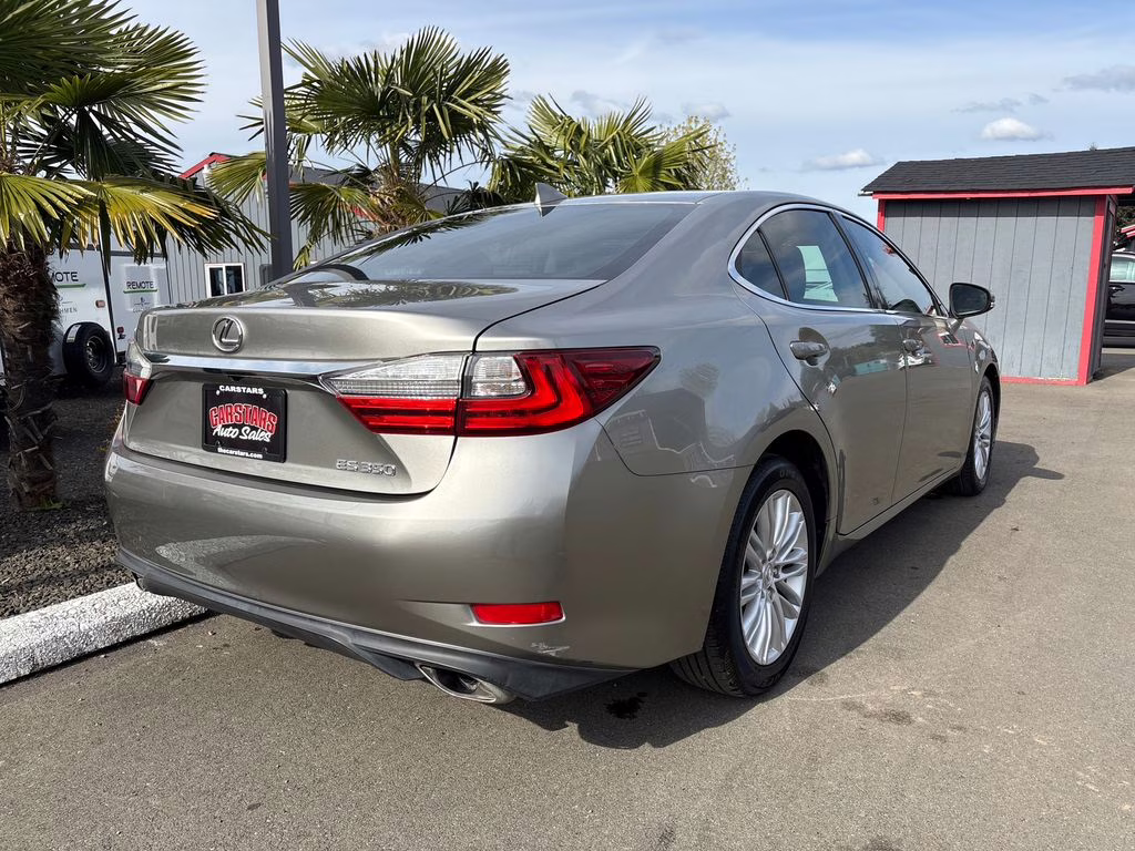 2016 Silver Lexus ES 350 FWD Sedan
